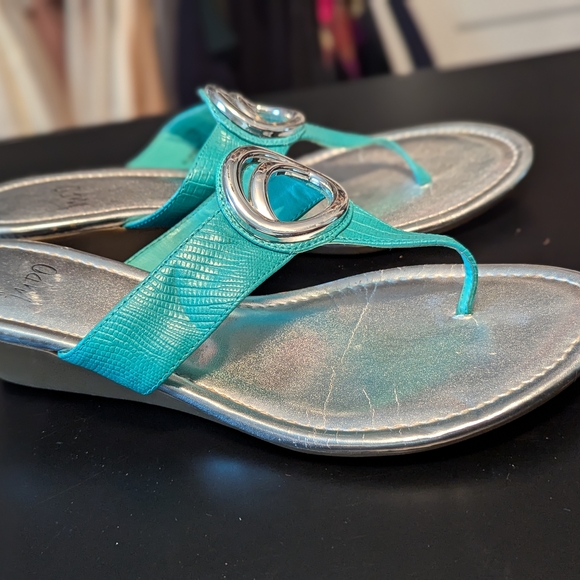 Elegant Turquoise Sandals with Silver Detail - Picture 7 of 7